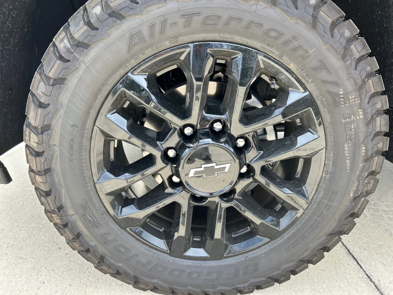 New 2026 Summit White Chevrolet LT image 9