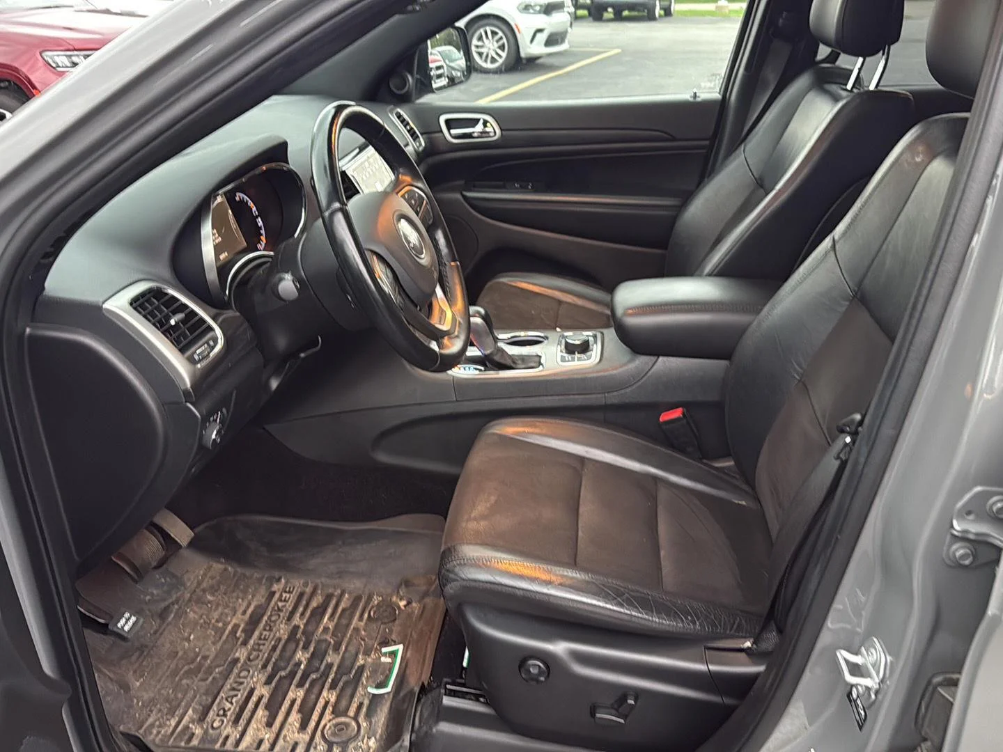 Used 2022 Sting-Gray Clearcoat Jeep Laredo X image 20