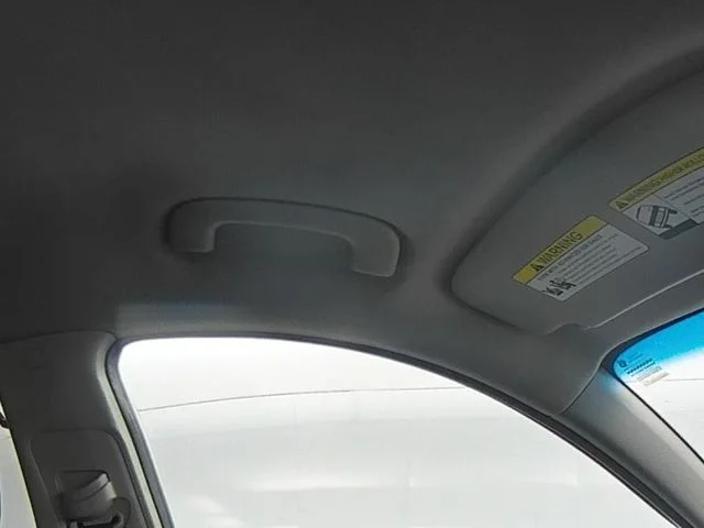 Used 2022 White Kia LX image 41