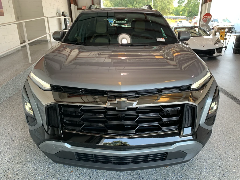 2027 Chevrolet Equinox ACTIV - Photo 2