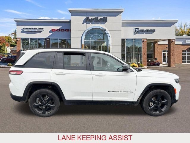 Certified Used 2023 White Jeep Altitude X image 7