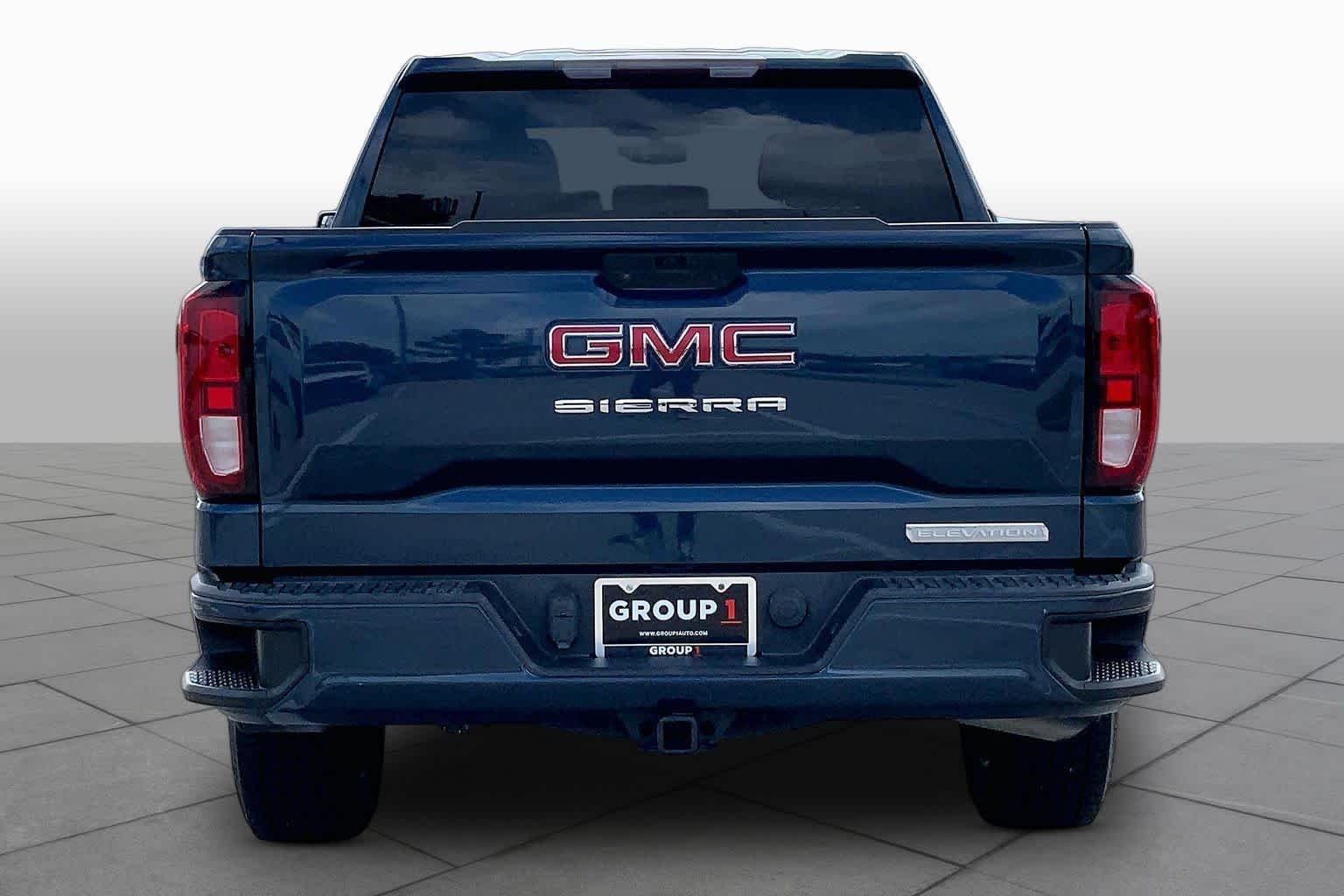 Used 2021 Pacific Blue Metallic GMC Elevation image 5