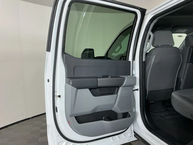New 2026 Oxford White Ford XL image 25
