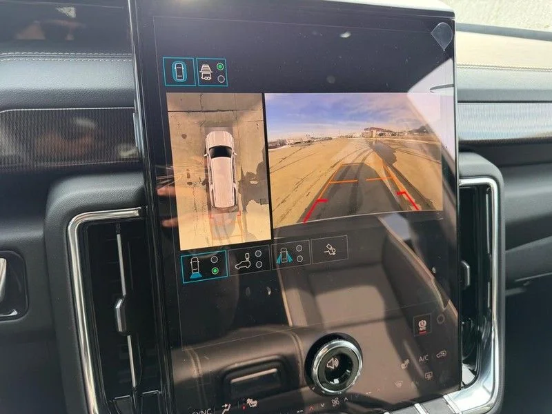 New 2026 White GMC Elevation image 28