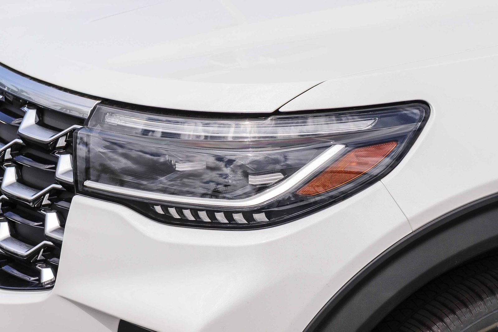 New 2026 Star White Metallic Tri-Coat Ford Platinum™ image 10