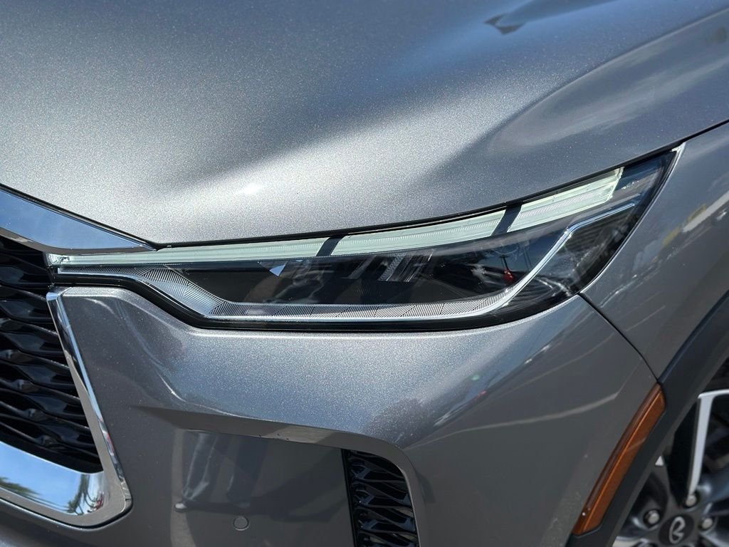 Used 2022 Gray INFINITI LUXE image 2