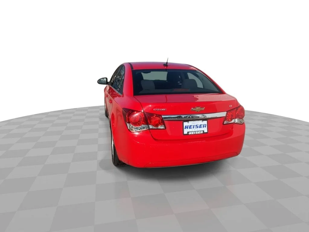 Used 2014 Red Chevrolet 1LT image 7