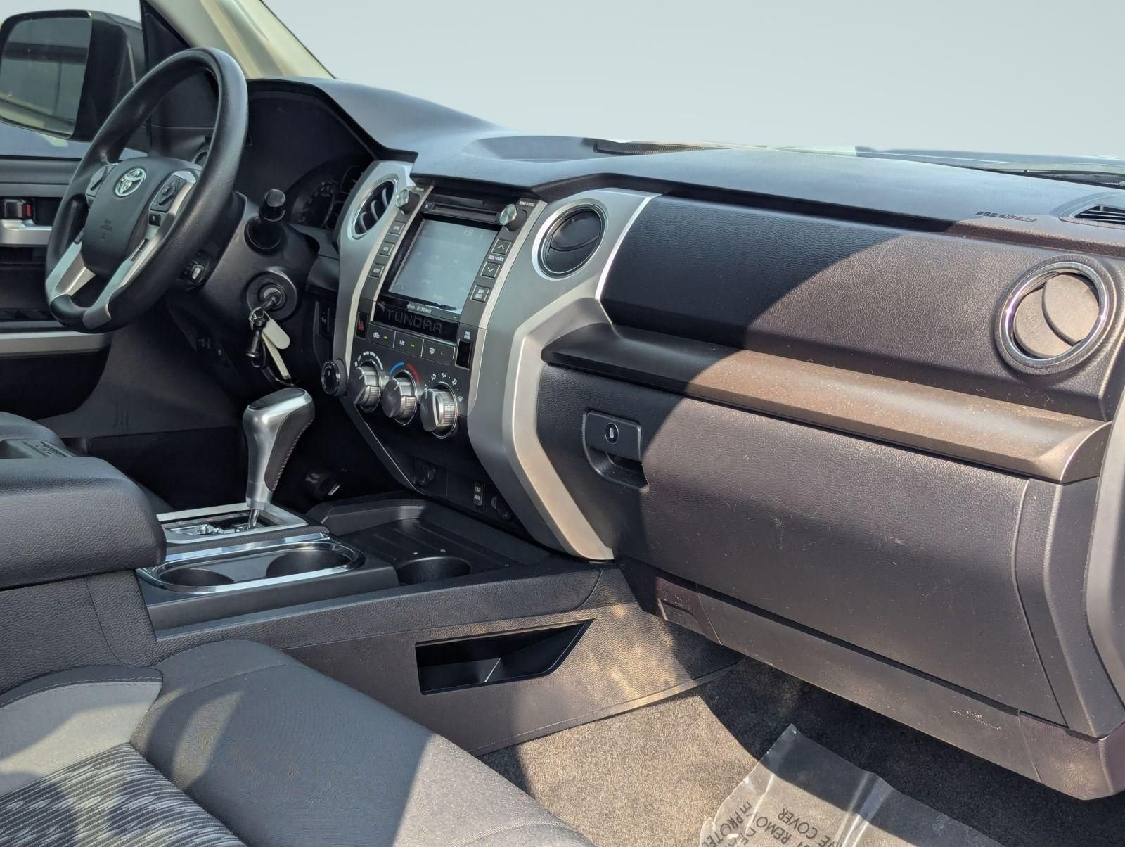 Used 2019 Gray Toyota SR5 image 27