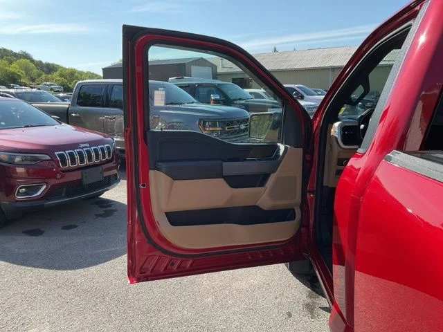Used 2022 Red Ford XLT image 29