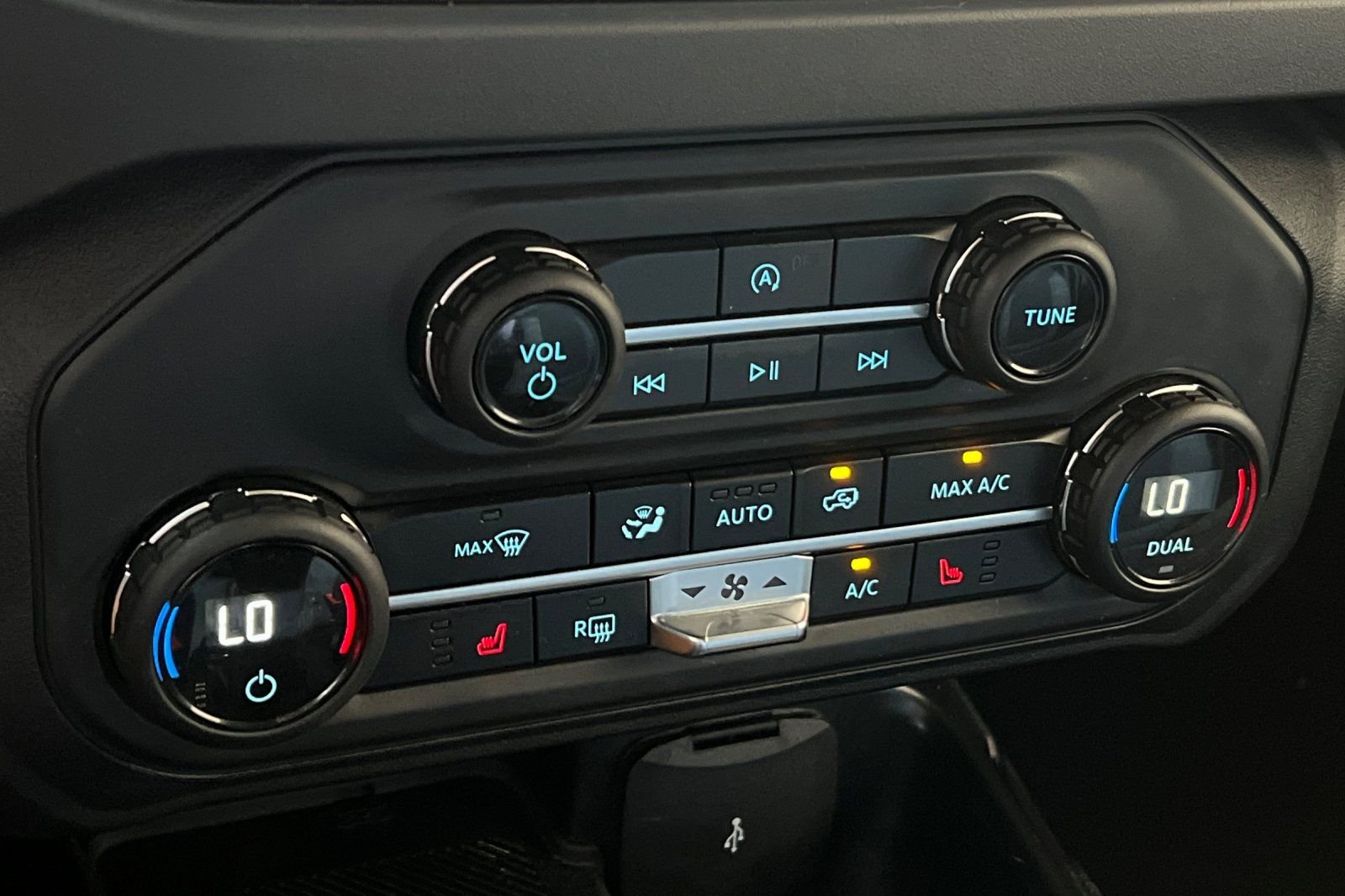 Used 2025 Gray Ford Big Bend image 23