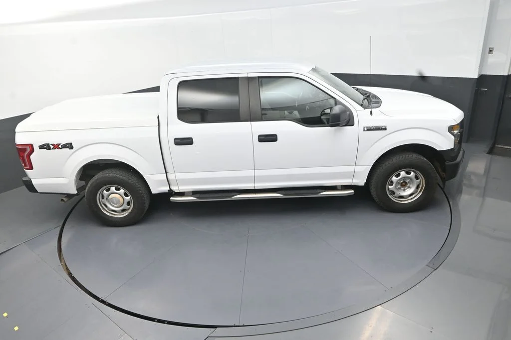 Used 2017 White Ford XL image 20