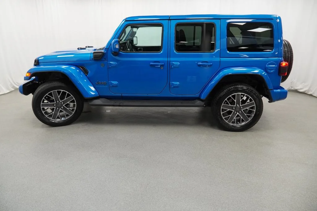 Used 2023 Blue Jeep High Altitude 4xe image 15