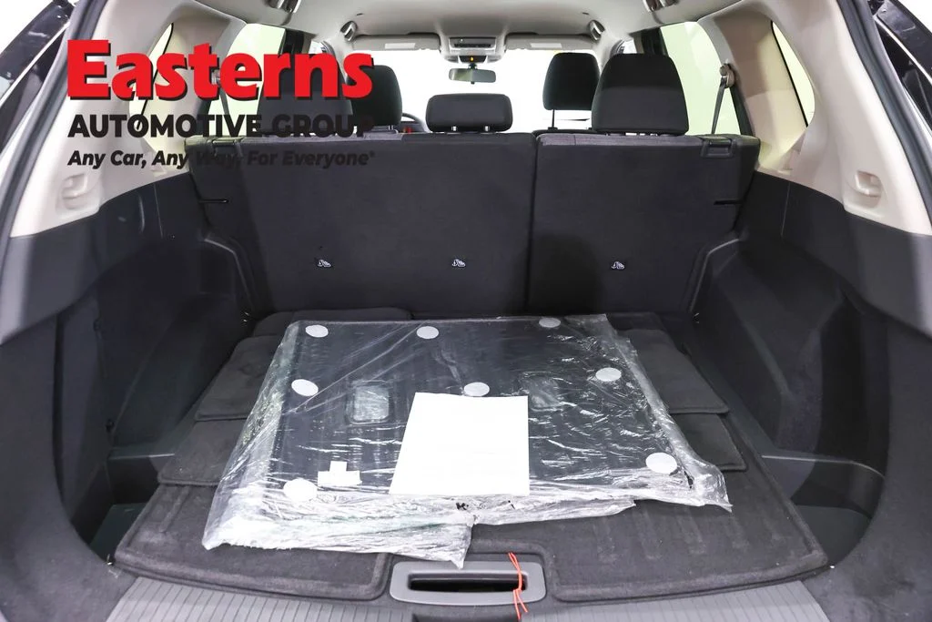 Used 2023 Black Nissan SV image 9