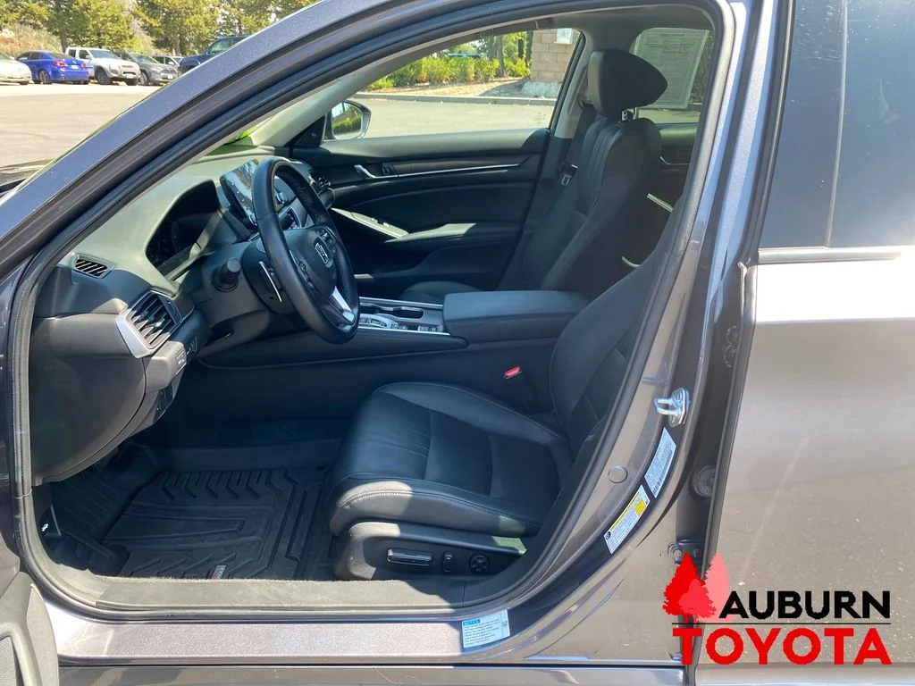 Used 2022  Honda Touring image 11