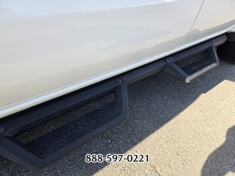 Used 2022 Glacier White NISSAN SV image 11