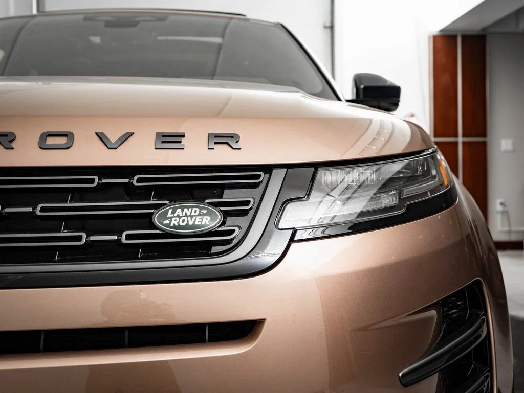 Used 2026 Bronze Land Rover Dynamic image 15