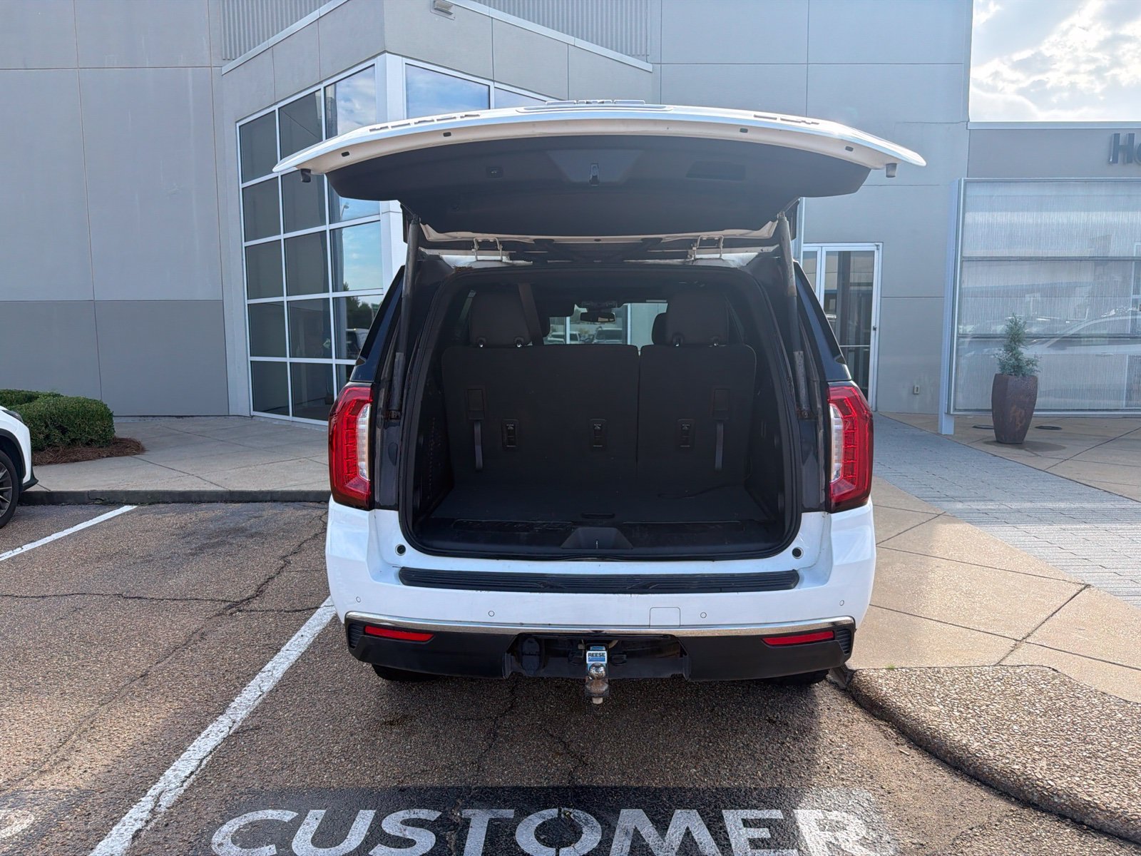 Used 2023 White GMC SLT image 15