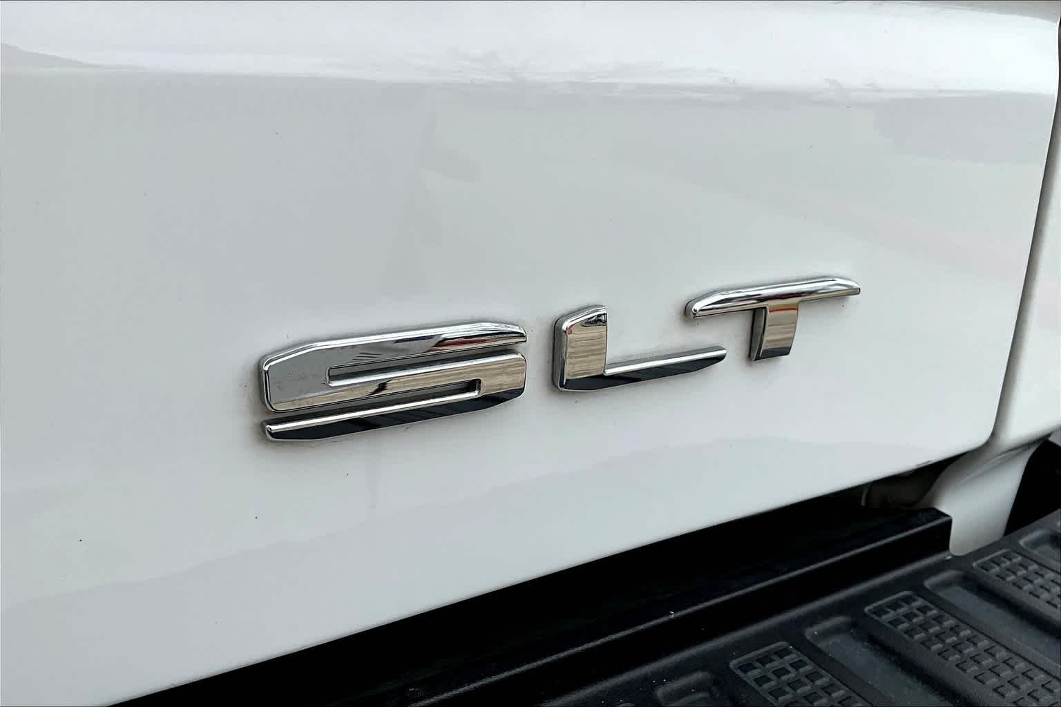 Used 2019 Summit White GMC SLT image 10