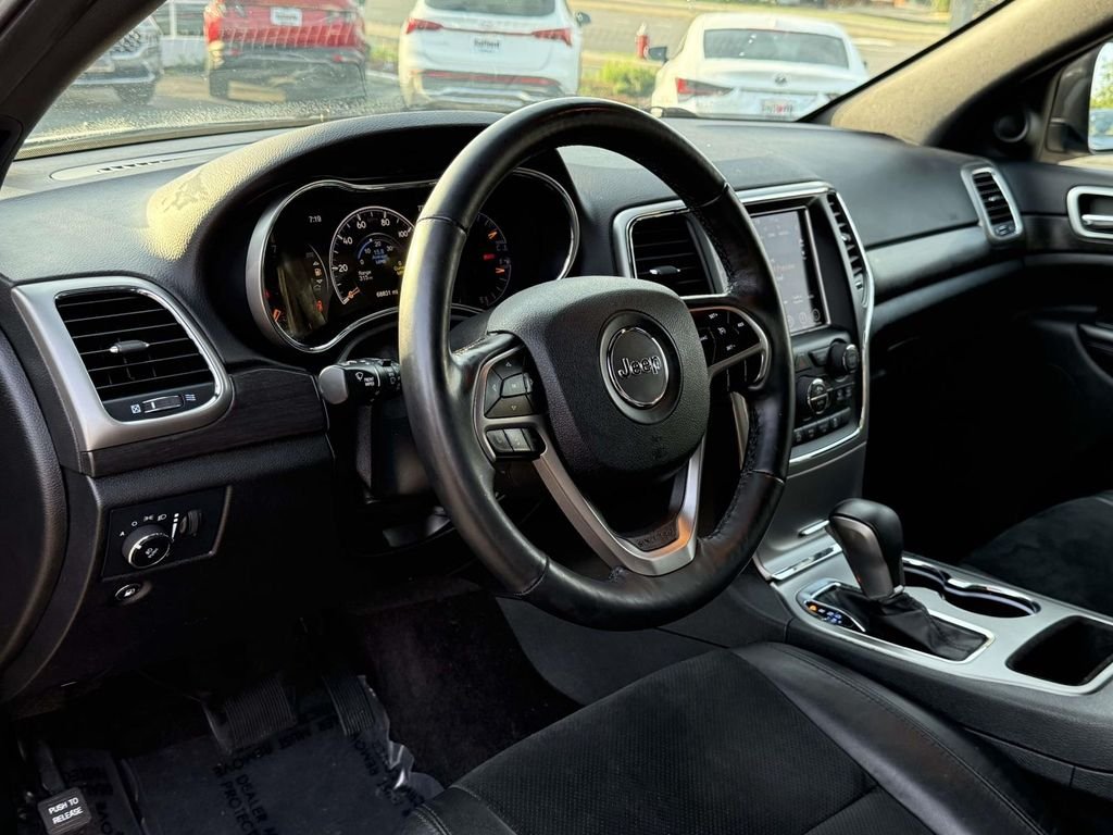 Used 2018 Black Jeep Altitude image 2