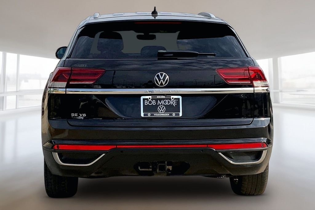 Used 2020 Black Volkswagen 3.6L V6 SE w/Technology image 4