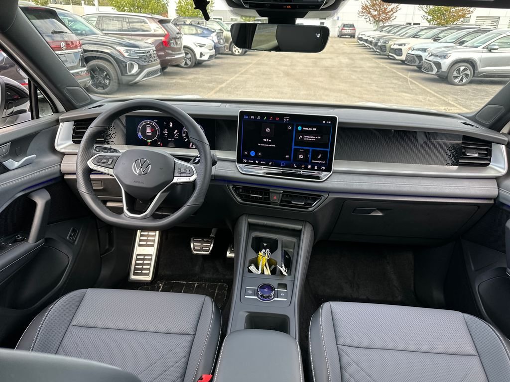 New 2026 White/off-white Volkswagen 2.0T SE R-Line Black image 18