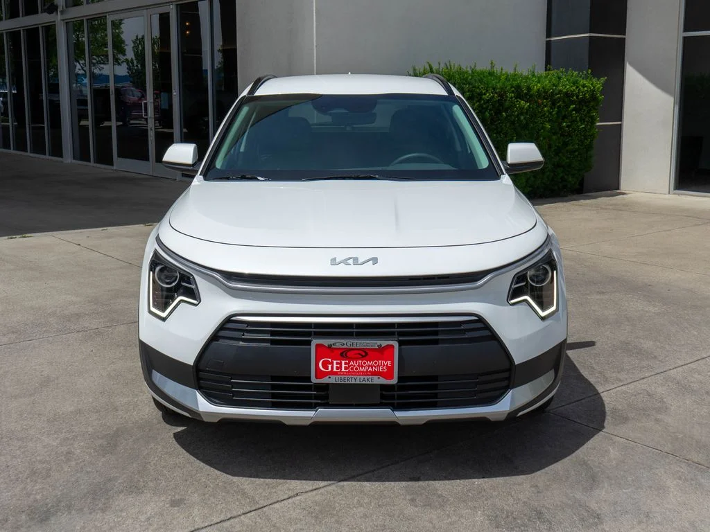New 2026 Snow White Pearl Kia EX image 2