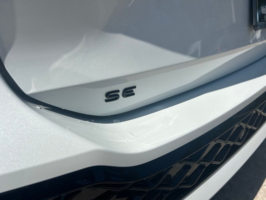 New 2026 White/off-white Volkswagen 2.0T SE R-Line Black image 31