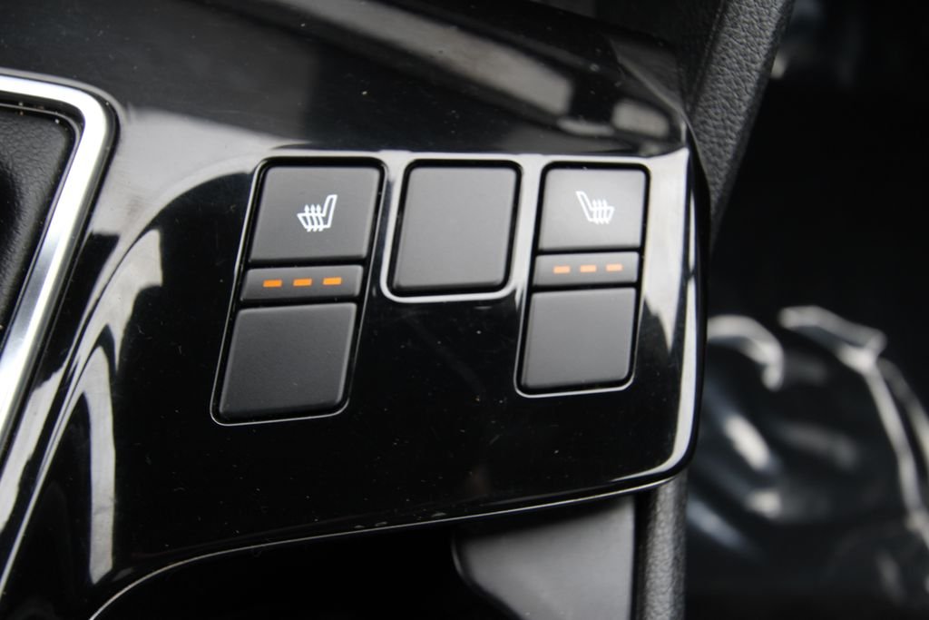 Used 2023 Black Kia X-Line image 28