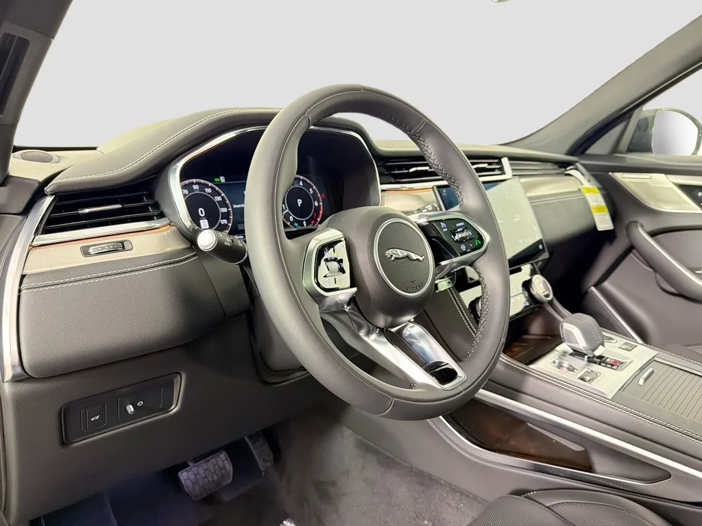 2026 Jaguar F-Pace R-Dynamic S - Photo 9