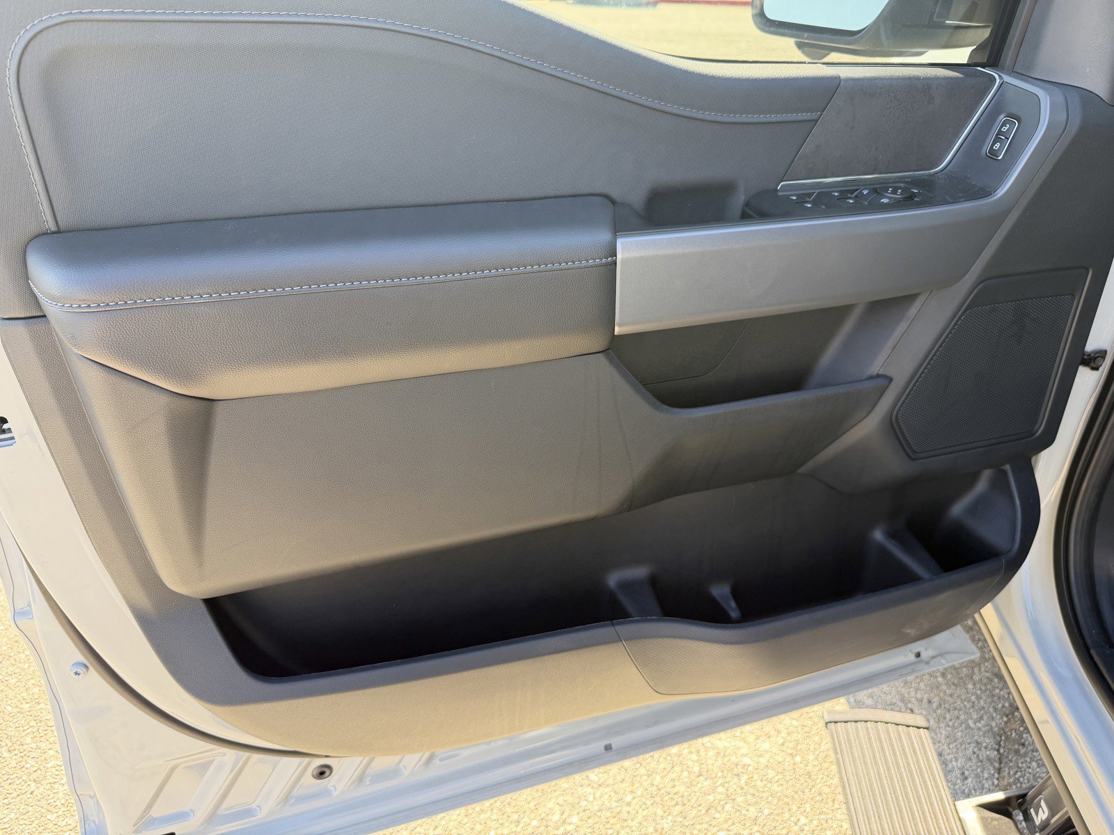 New 2026 Avalanche Ford XLT image 25