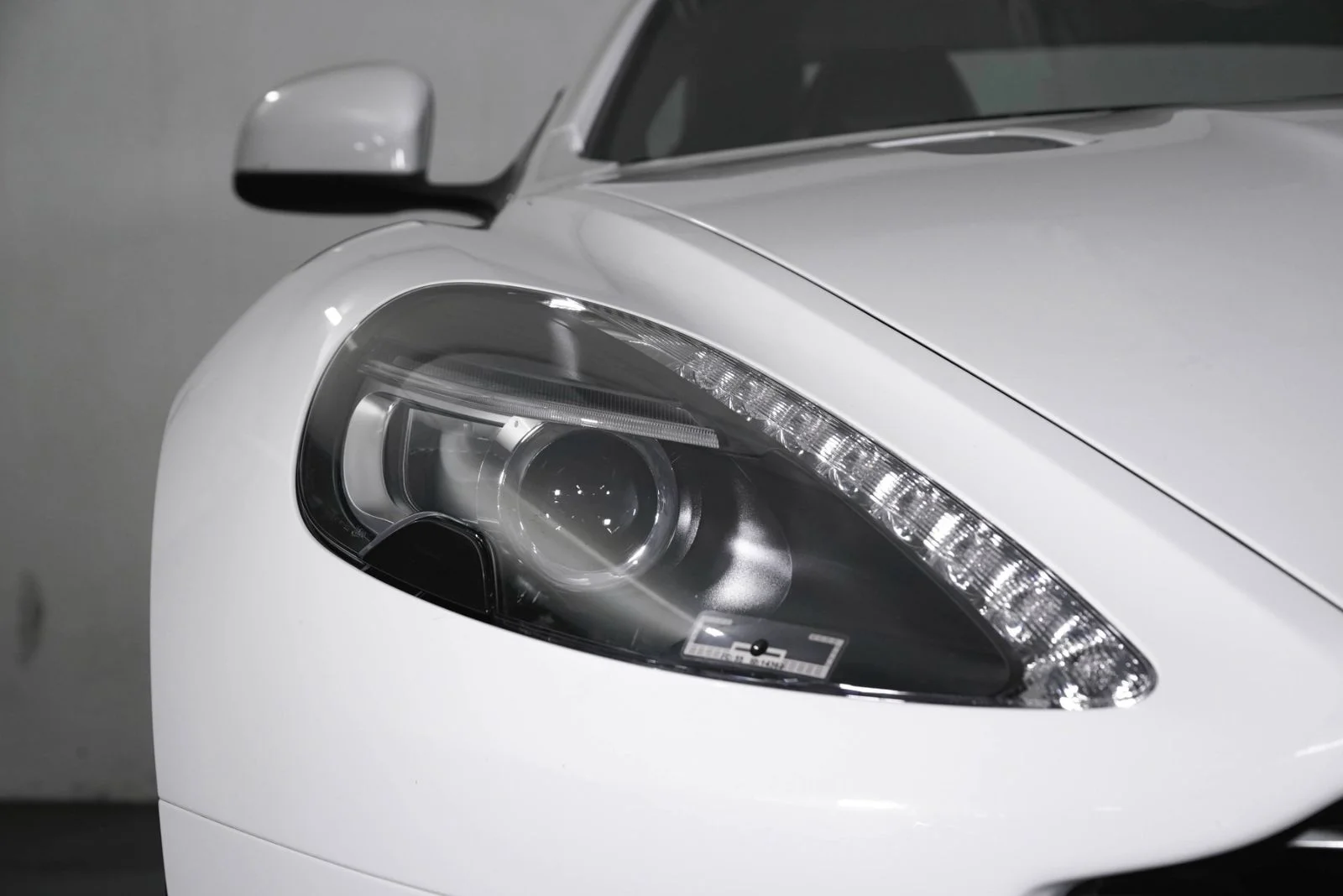 Used 2015 White Aston Martin  image 14