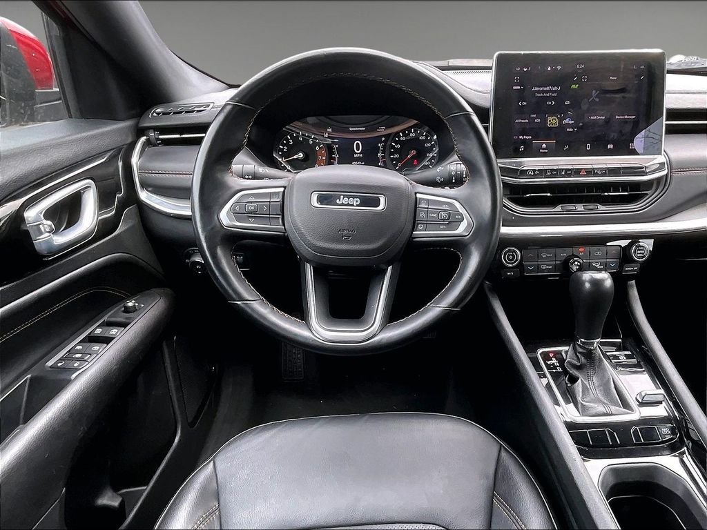Used 2022 Red Jeep  image 18