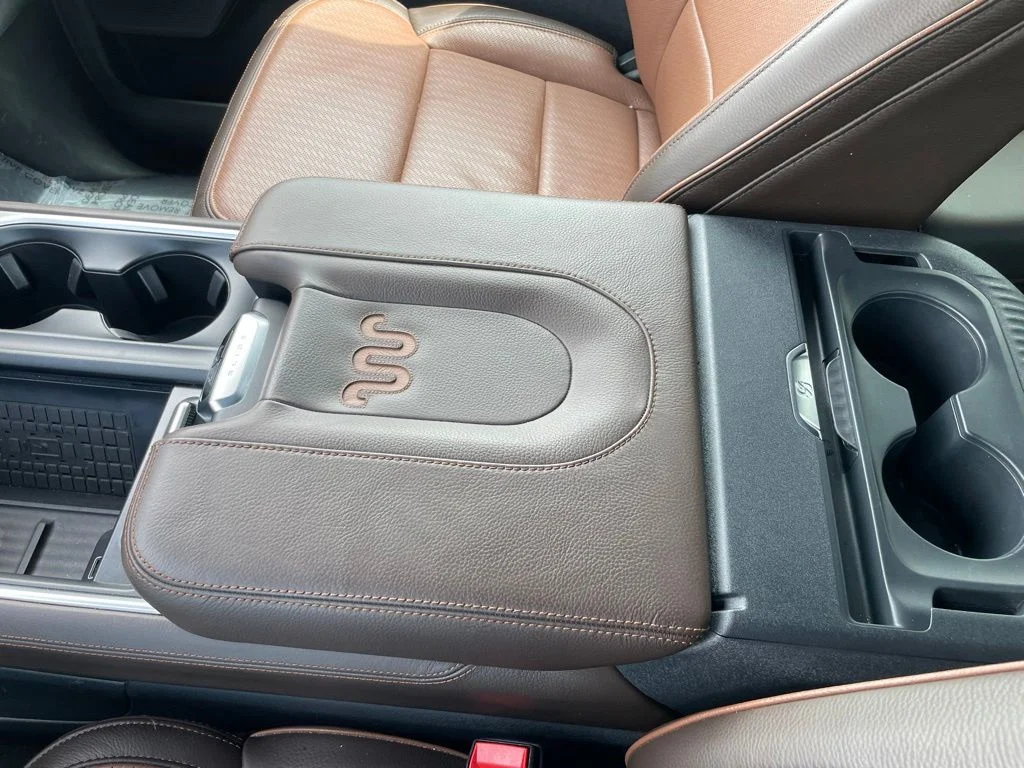 Used 2025 Black Metallic Ford King Ranch image 60
