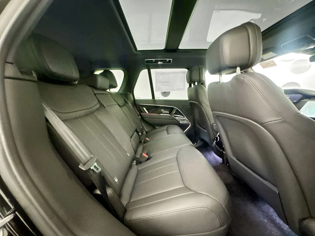 New 2026 Santorini Black Land Rover SE image 24