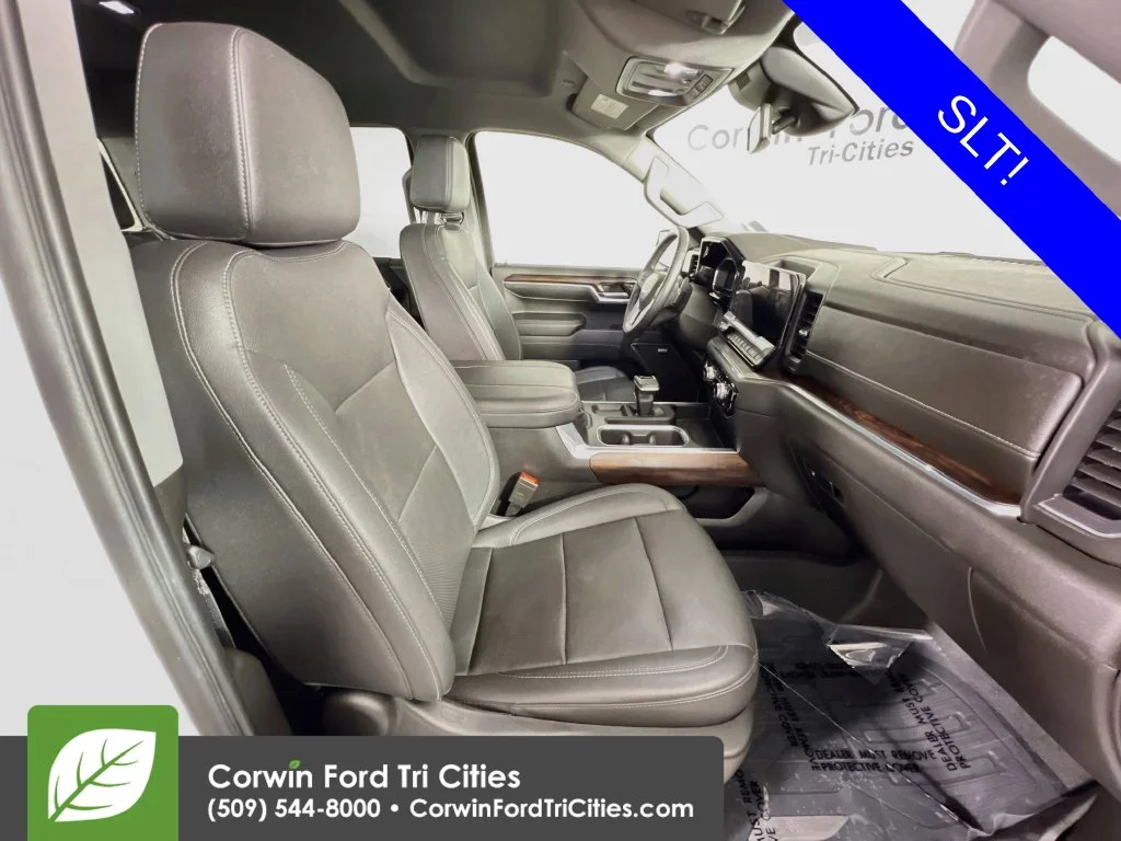 Used 2023 Summit White GMC SLT image 16