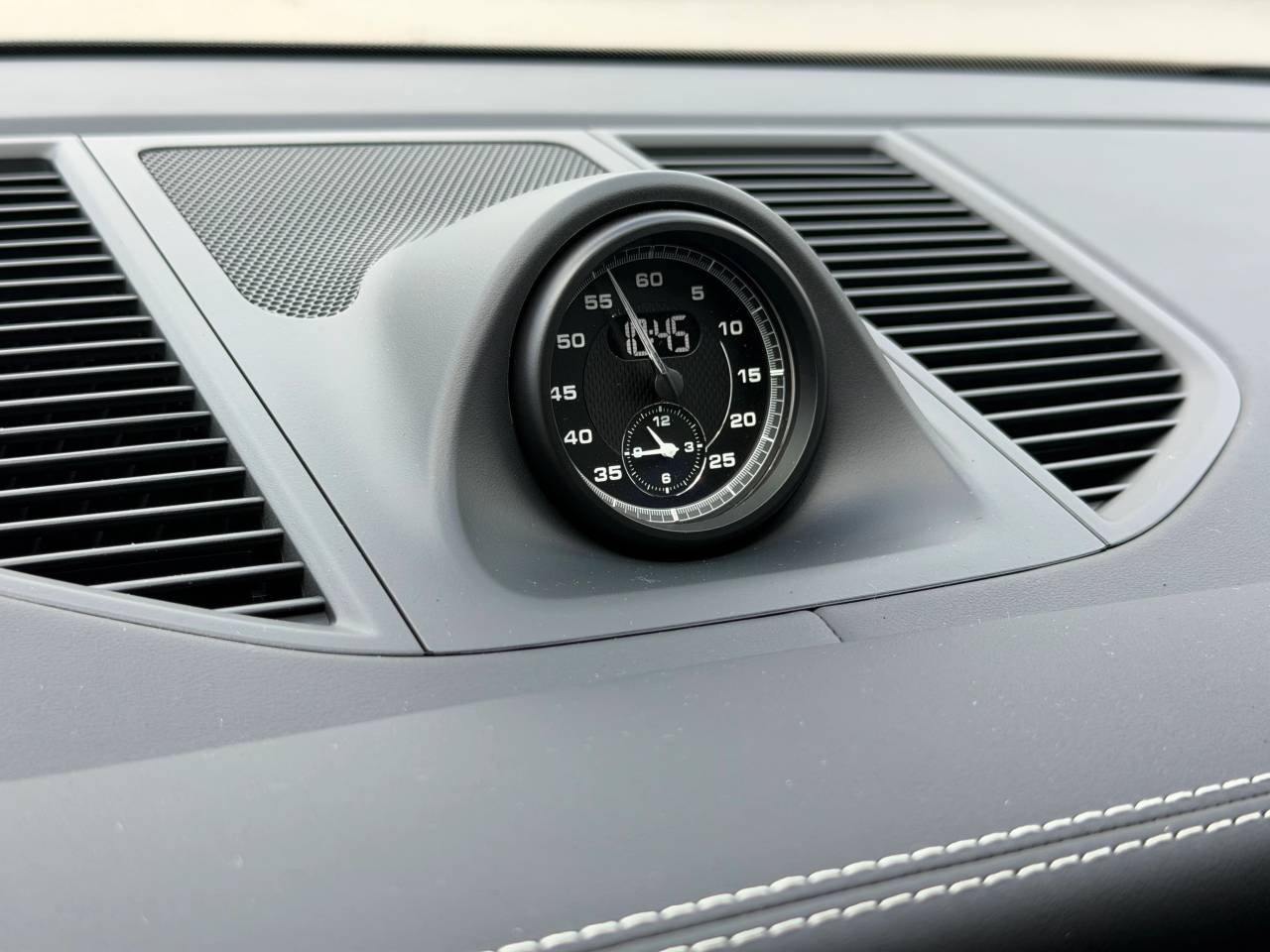 2026 Porsche Macan GTS - Photo 23