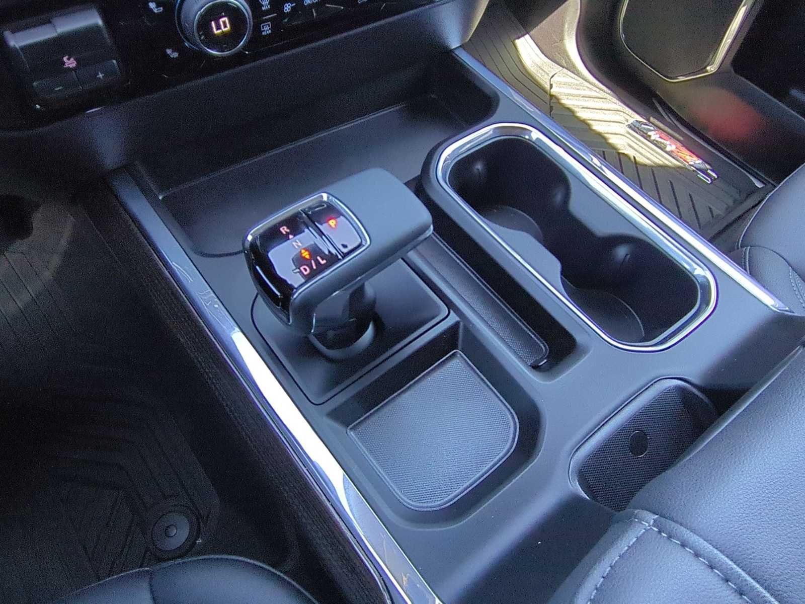 New 2026 Summit White Chevrolet RST image 18