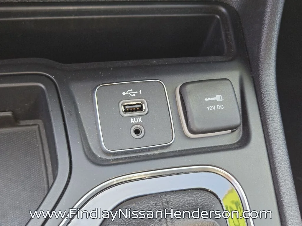 Used 2019 White Jeep Limited image 28