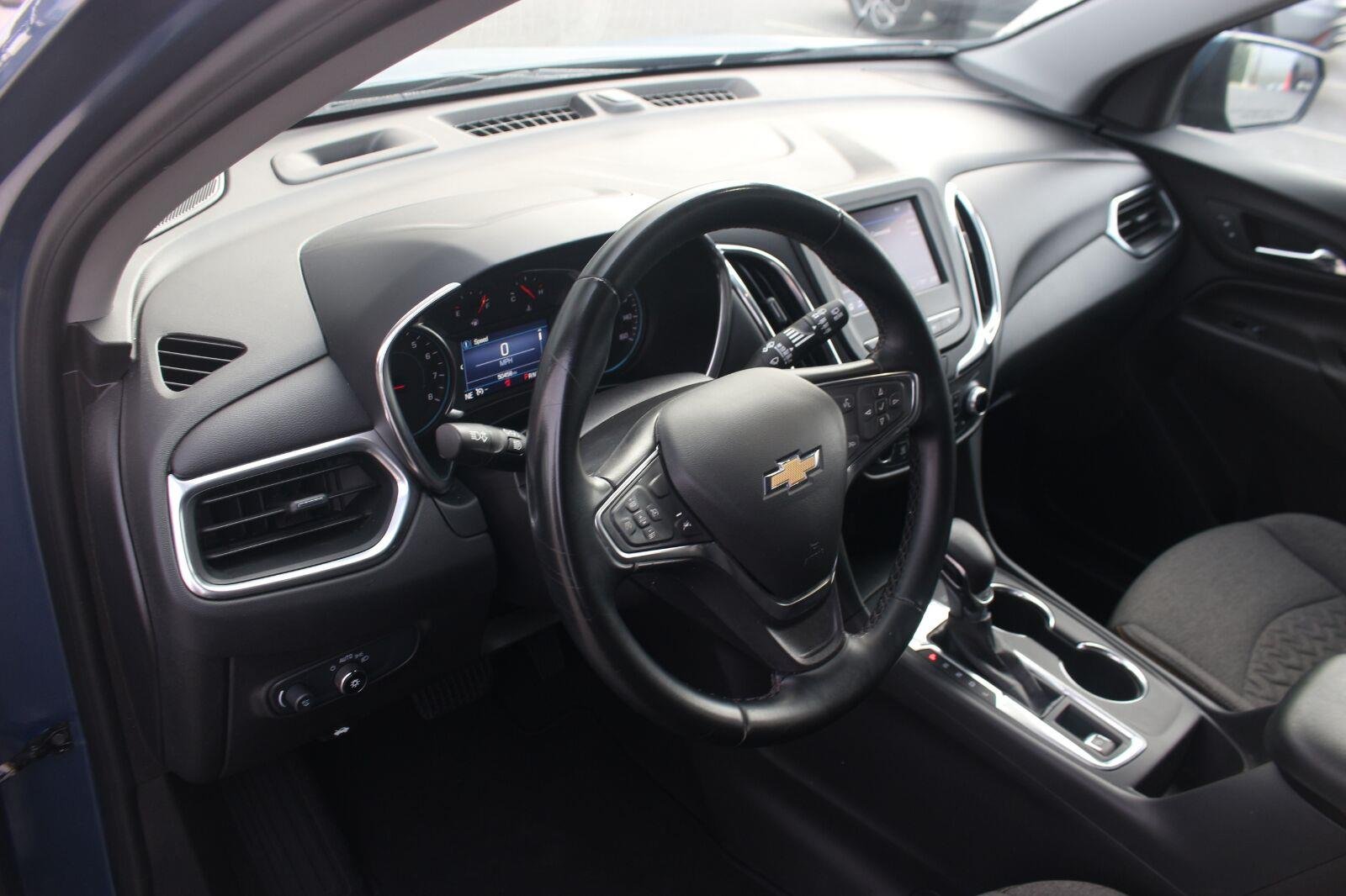 Used 2024 Lakeshore Blue Metallic Chevrolet LT image 14