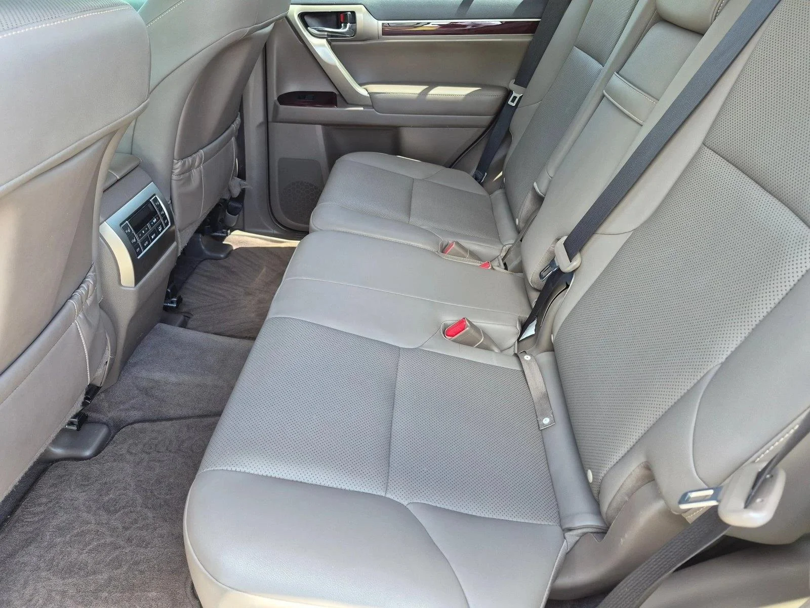 Used 2019 Nebula Gray Pearl Lexus GX 460 image 18