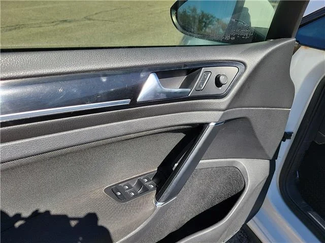 Used 2017 -Select- Volkswagen S 4-Door (DSG) image 11