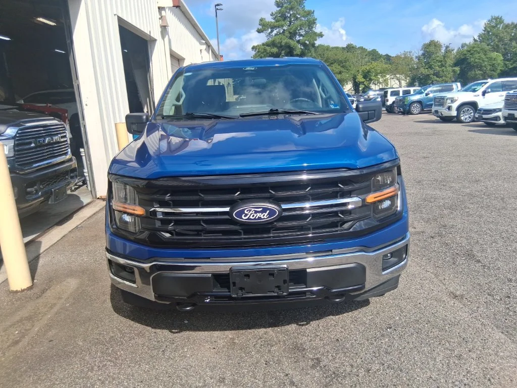 Used 2025 Blue Ford XLT image 2