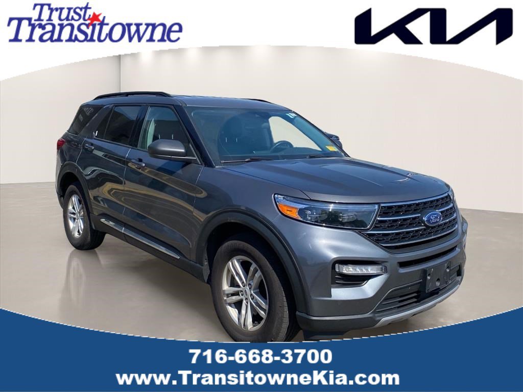 2023 Ford Explorer XLT 4WD's photo