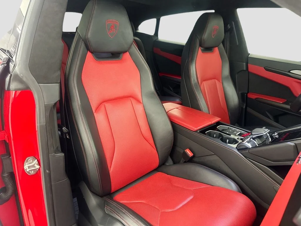 Used 2022 Red Lamborghini  image 30
