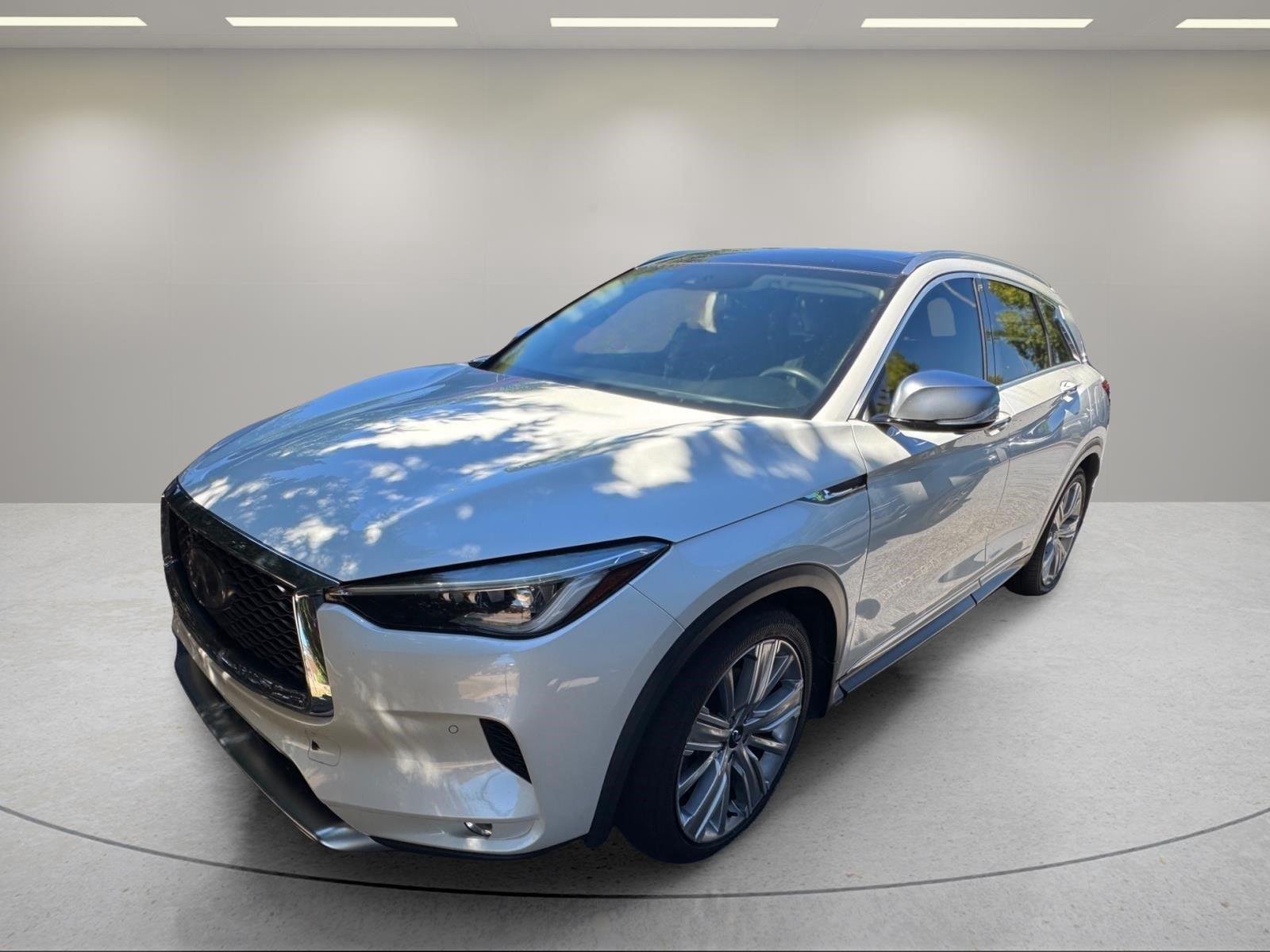 Used 2021 Majestic White INFINITI SENSORY image 1