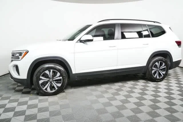 New 2026 Opal White Pearl Volkswagen 2.0T SE image 28