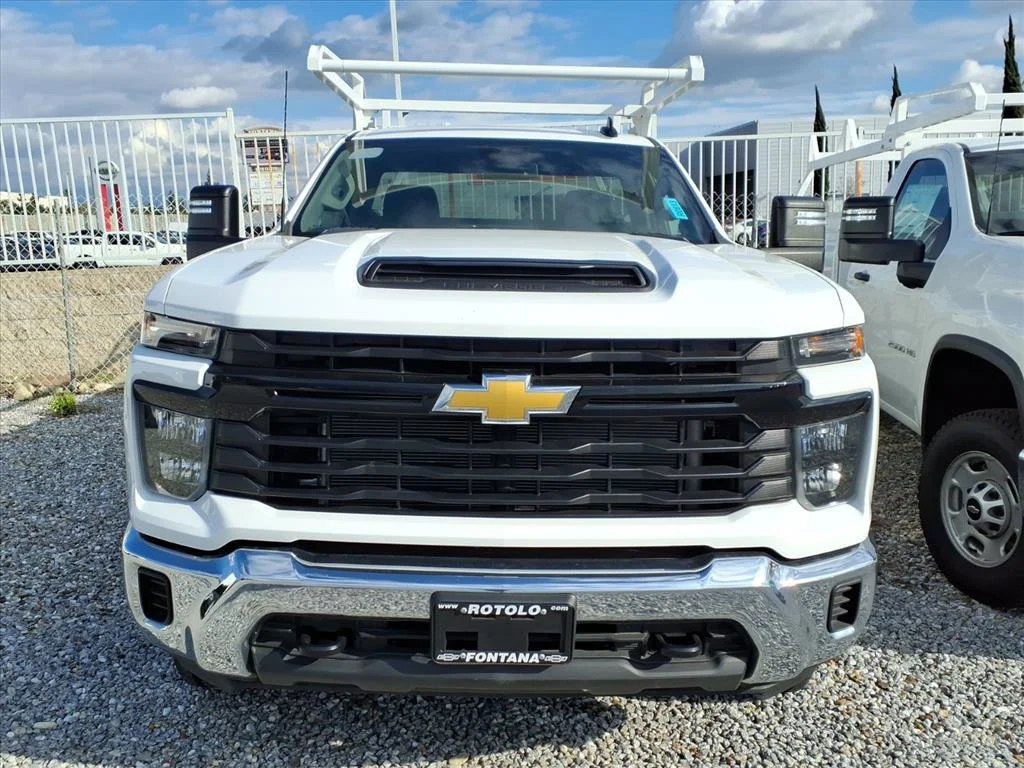 New 2024 Summit White Chevrolet WT image 2