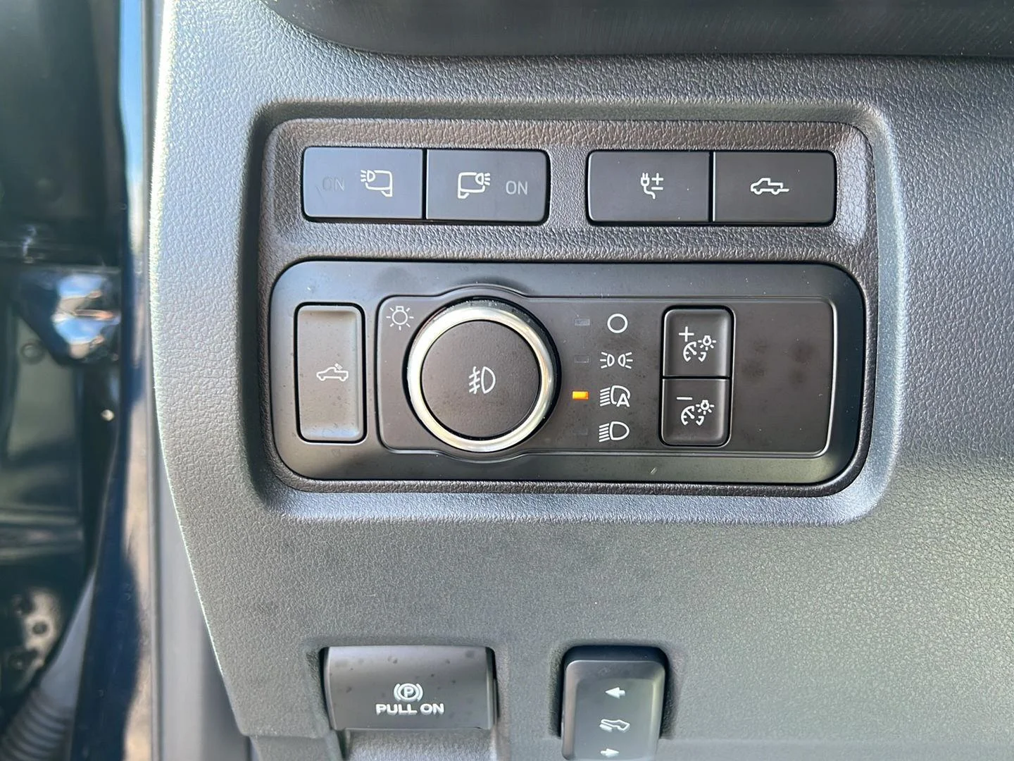 Used 2024 Antimatter Blue Ford Platinum image 8