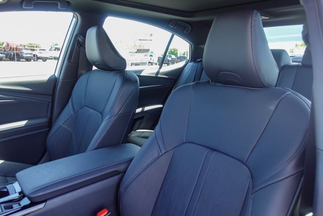 New 2026 Wind Chill Pearl with Midnight Black Metallic roof <sup>1</sup> Toyota  XSE image 25
