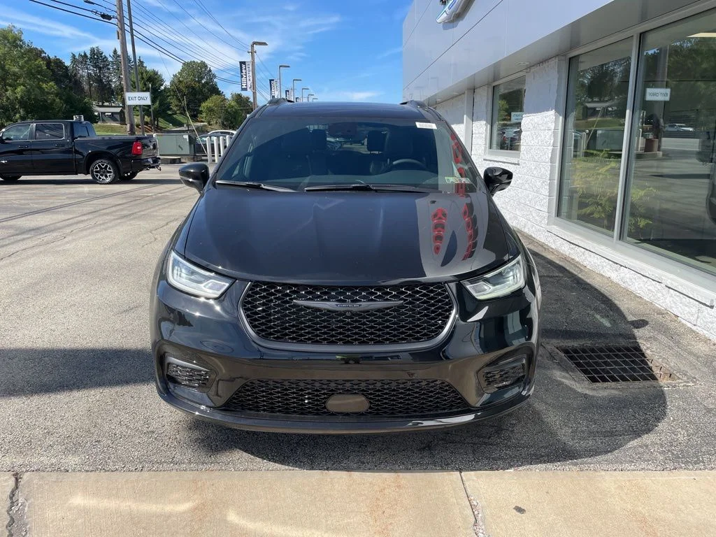2026 Chrysler Pacifica Select - Photo 5